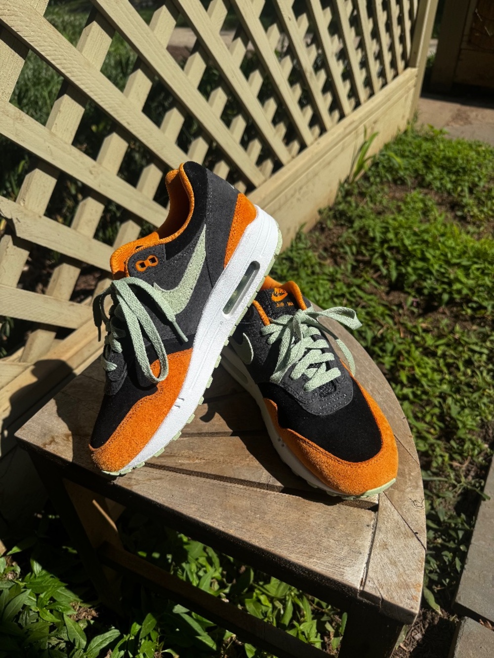 Black and Orange Nike Sneakers | Women's 9 /Men's 7.5